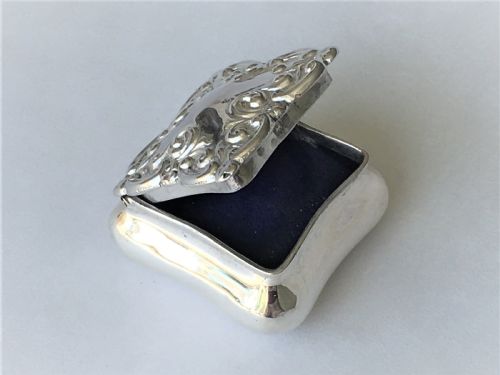 A Lovely Edwardian Silver Ring Box