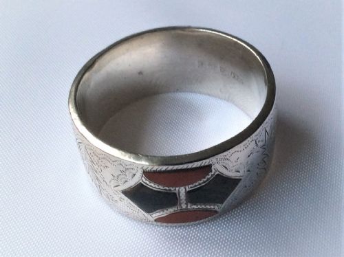 fig 1. A superb silver & agate Scottish themed napkin ring