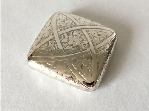 fig 1. A charming Edwardian silver snuff box