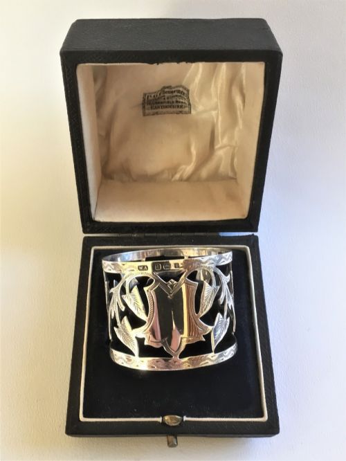 A Superior Edwardian Boxed Silver Napkin Ring