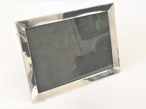 A Landscape/portrait Silver Photo Frame