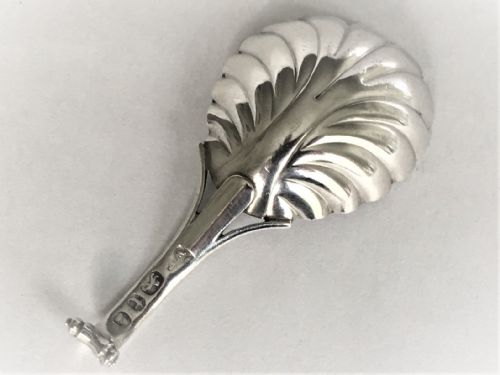 fig 1. A rare 18th Century Onslow pattern silver caddy spoon