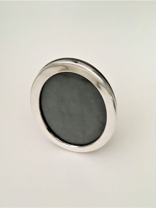 fig 1. A handsome oval silver photo frame