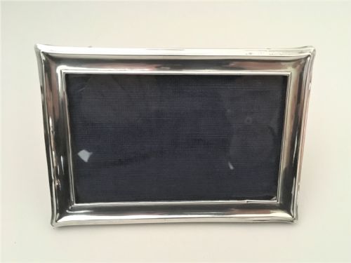fig 1. A useful silver landscape photo frame