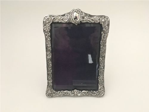 fig 1. A lovely Art Nouveau silver photo frame
