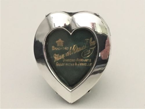 A Victorian William Comyns Miniature Silver Heart Frame