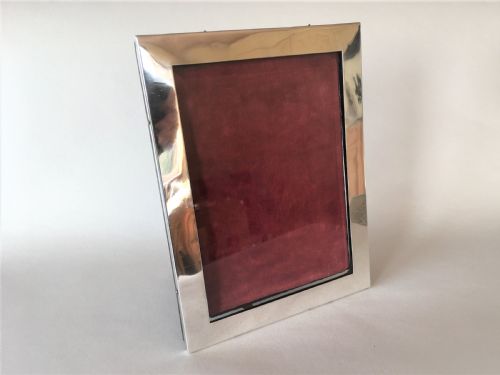A Handsome Edwardian Silver Photo Frame