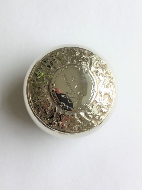 fig 1. An unusual Victorian silver snuff box
