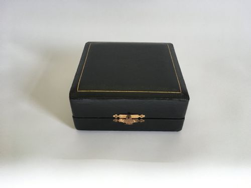 fig 1. A superb set of six boxed Edwardian silver napkin rings