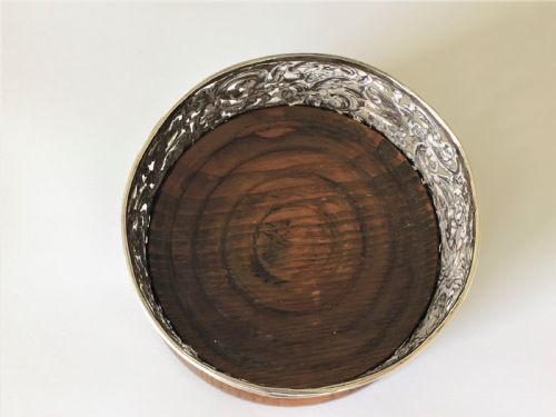 fig 1. A fabulous William Comyns pierced silver wine bottle coaster