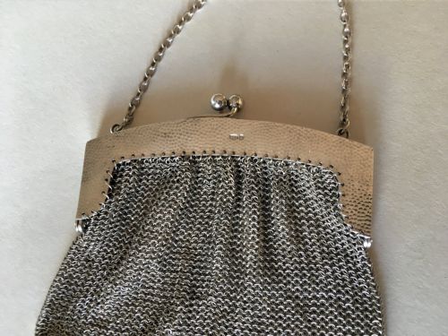 fig 1. A gorgeous Arts & Crafts silver chain cocktail bag