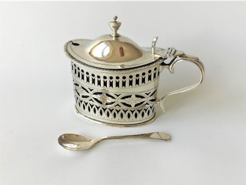 A Lovely Chester Silver Mustard Pot & Spoon