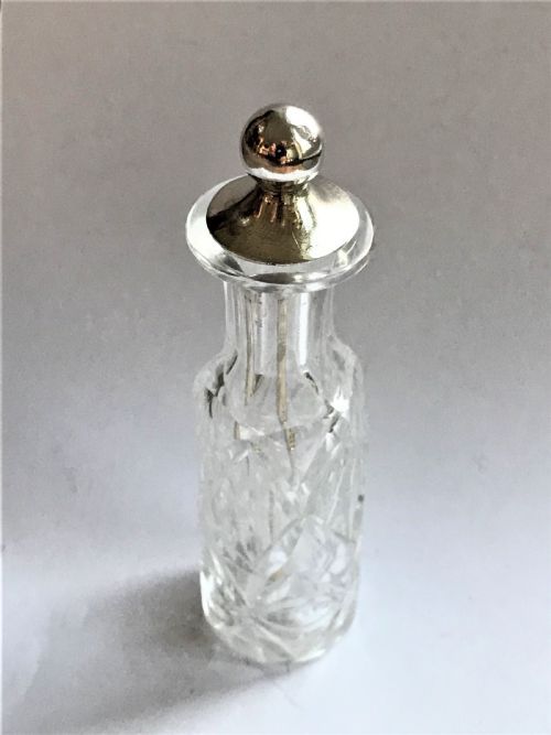 fig 1. A rare Victorian silver mounted cayenne pepper bottle & spoon