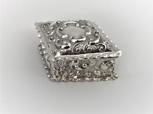 An Edwardian Diamond Shaped Silver Pill Box