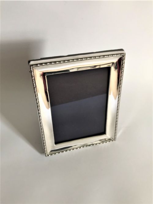 fig 1. A handsome George V silver photo frame