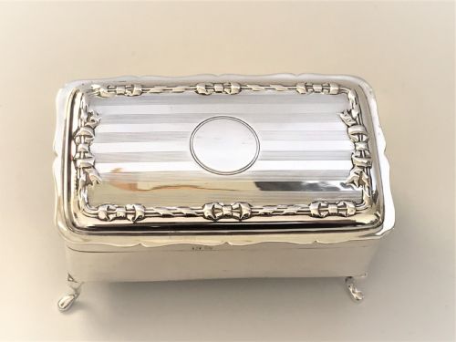fig 1. A Wonderful Silver George V Trinket Box