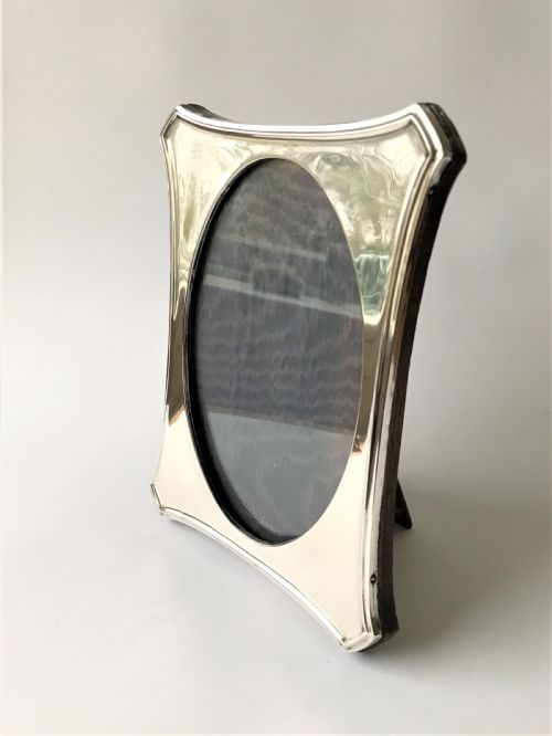 fig 1. A Stylish & Shaped Silver Photo Frame