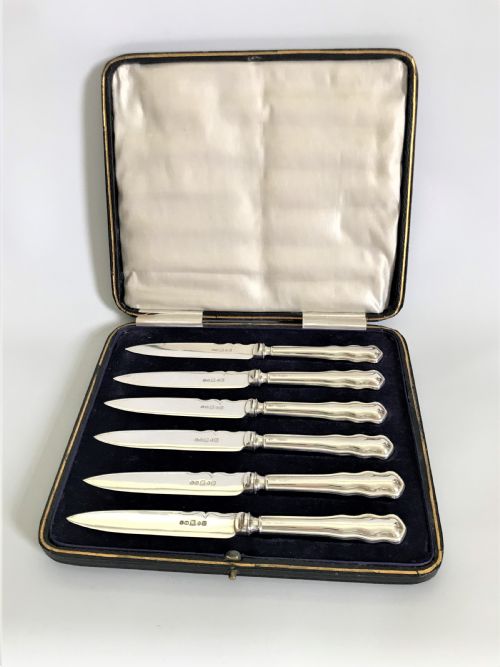 A Good Set of 6 Silver Handled Tea Knives