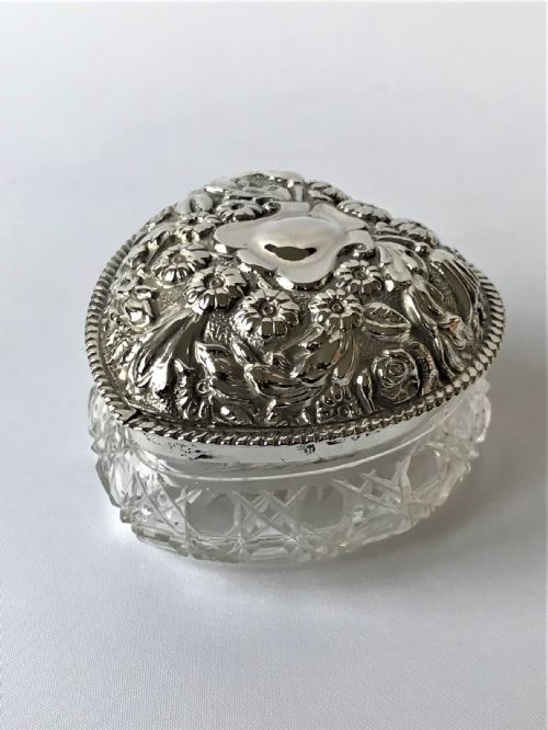 A Victorian Chester Silver & Glass Heart Trinket Pot