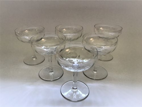 A Stylish Set of 6 French Champagne Glasses