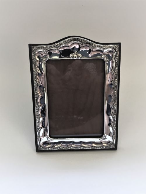 fig 1. A handsome George V silver photo frame