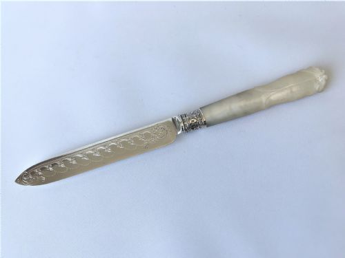 fig 1. A superb Victorian silver bladed cake knife