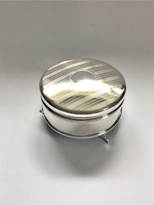 fig 1. A stylish silver trinket/cuff links box