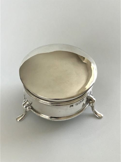 fig 1. A Lovely George V Small Silver Trinket Box