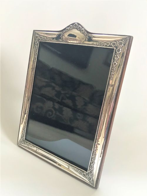 A Handsome Large Chester Silver Photo Frame