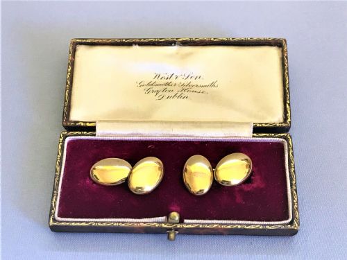 An Elegant Pair of Victorian 18ct Gold Cuff Links
