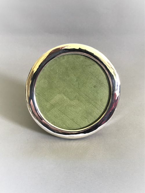 A Handsome George V Round Silver Photo Frame