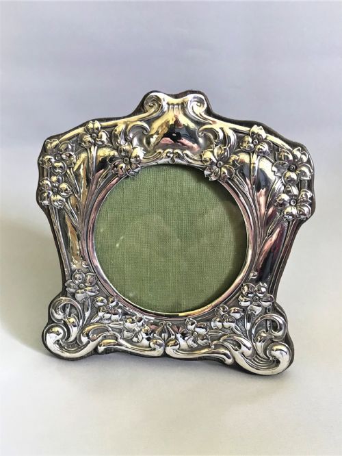 fig 1. A fabulous Edwardian Art Nouveau silver photo frame