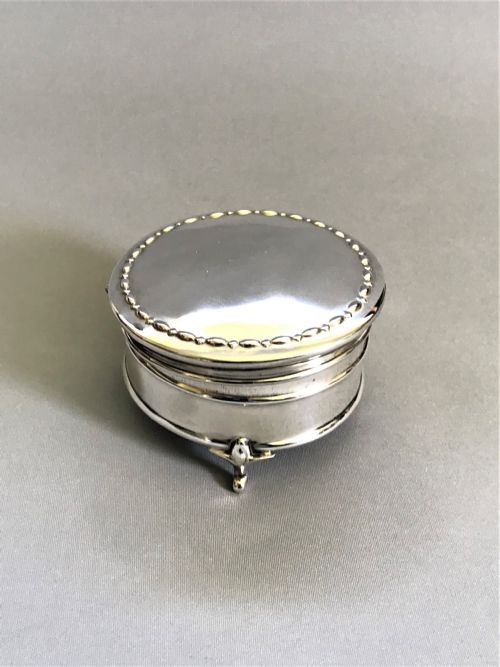 fig 1. A lovely George V silver trinket box