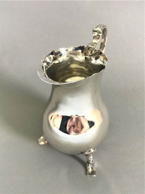 fig 1. A lovely Edwardian baluster silver cream jug