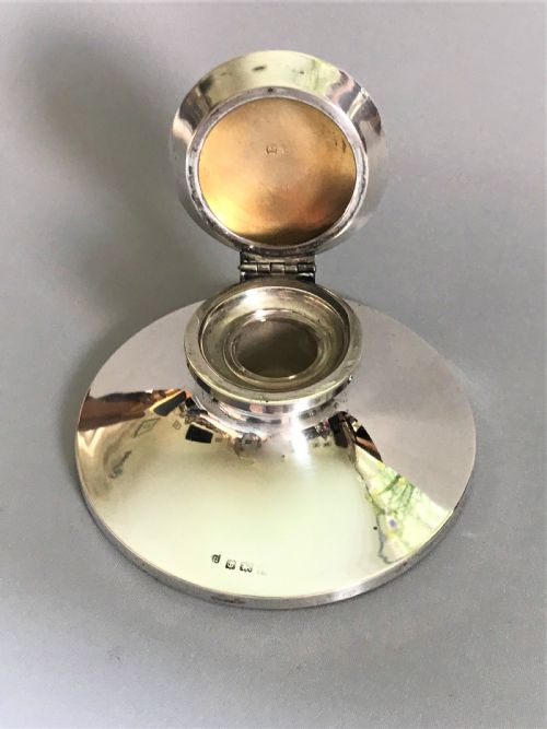 fig 1. An attractive George V capstan silver inkwell