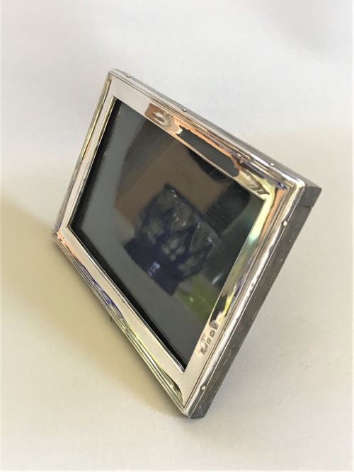 fig 1. A useful landscape format silver photo frame