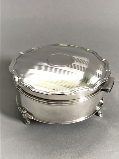 A Stylish Silver Trinket/cuff Links Box