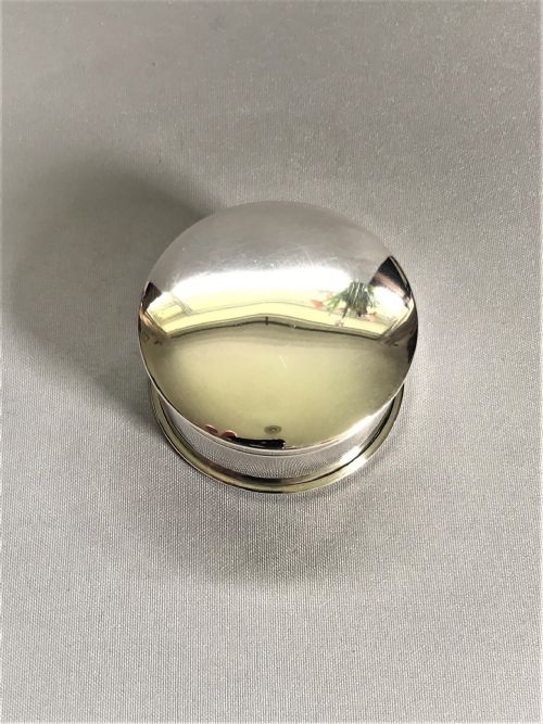 fig 1. A large George V silver pill box