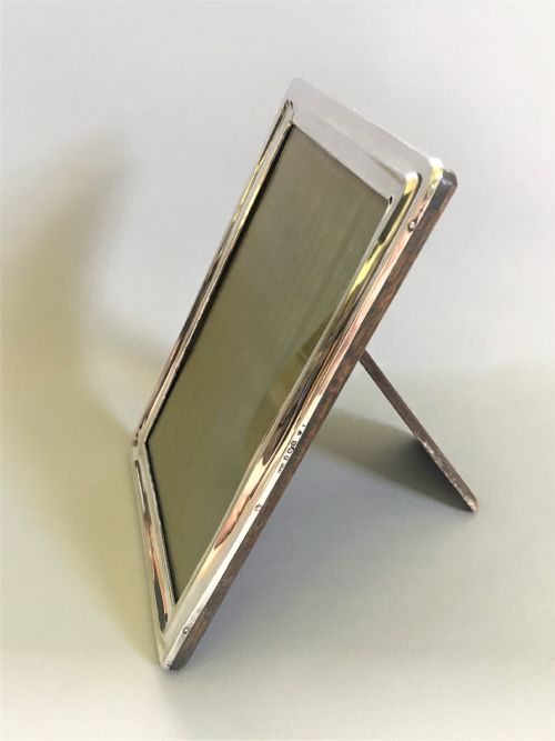 fig 1. A handsome George V silver photo frame