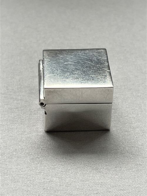 fig 1. A good Edwardian square silver pill box