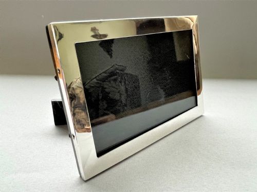 A Desirable Silver Landscape/portrait Photo Frame