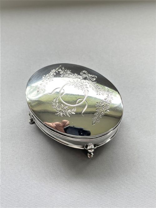 fig 1. An elegant Edwardian silver trinket box