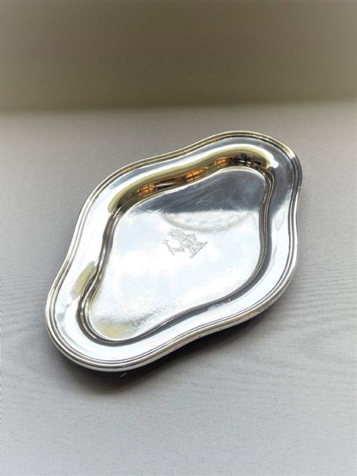 fig 1. An outstanding quality Garrards silver cuff links dish