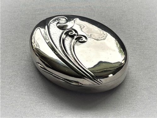 A Stylish Art Nouveau Silver Snuff Box