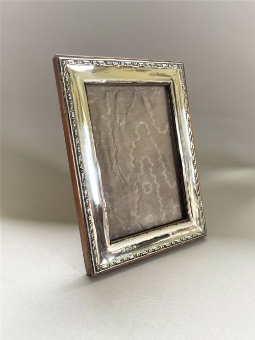 An Attractive George V Silver Photo Frame
