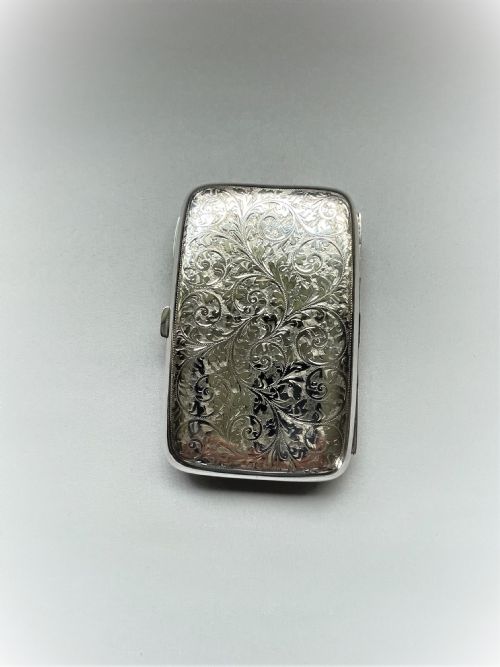 fig 1. A handsome Edwardian large silver cigar case