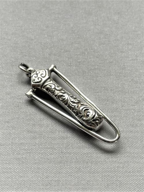 fig 1. A rare Victorian folding silver ribbon threader