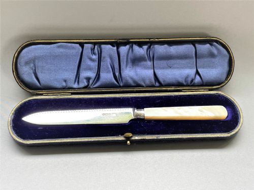A Gorgeous Edwardian Boxed Silver Cake Knife