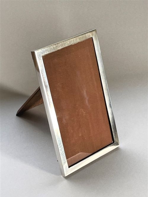 A Stylish and Practical Silver Photo Frame