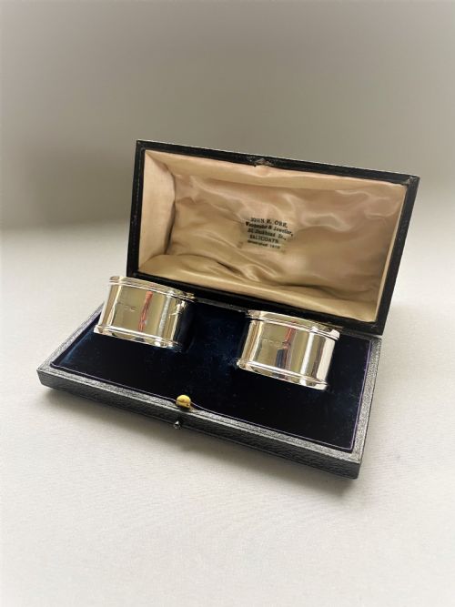 An Attractive Pair of Edwardian Boxed Silver Napkin Rings